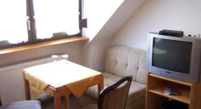 Haus Ausonius, Забронировать Отель Оберфелль Хунсрюк
