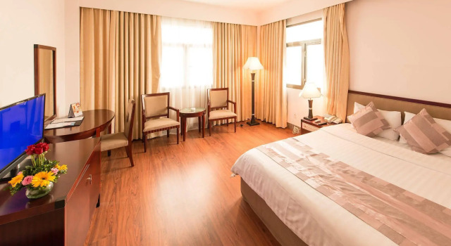 Da Nang Riverside Hotel, Buchen Sie Hotel Hotels in Da Nang mit Pool, in der Nähe von Drachenbrücke, Schwimmbad