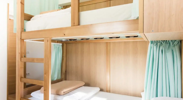 Кровать в общем номере Albergue La Yalga - Hostel