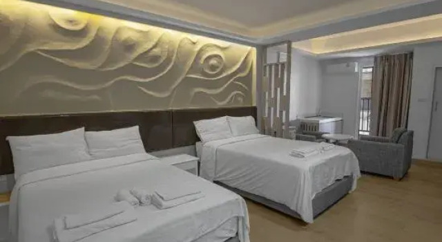 Полулюкс Executive Royal Garden Home Hotel