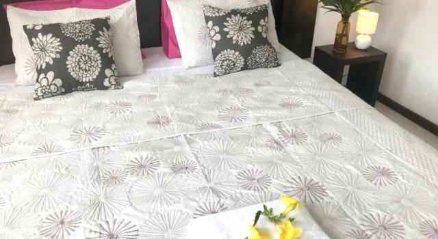 Apartment With one Bedroom in Pereybere, With Shared Pool, Enclosed Garden and Wifi - Near the Beach, Rezervovat Apartmán Hotely v Pereybere s bazénem, Bazén