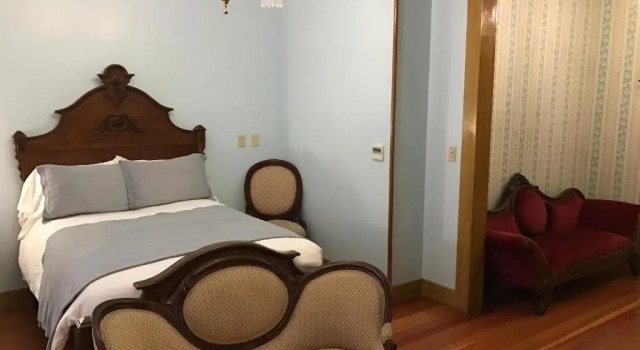 Cosmopolitan Hotel & Restaurant