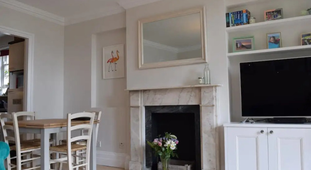 Modern 2 Bedroom Apartment With Views of Clapham Common