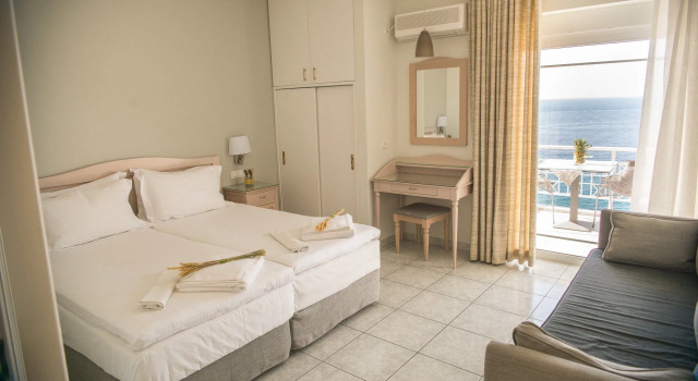 Maria Plomari Apartments