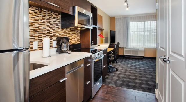 Люкс c 1 комнатой TownePlace Suites by Marriott Detroit Belleville