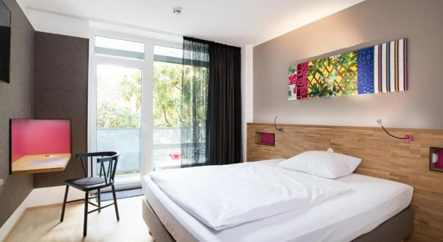 Одноместный номер Comfort с балконом fab Hotel