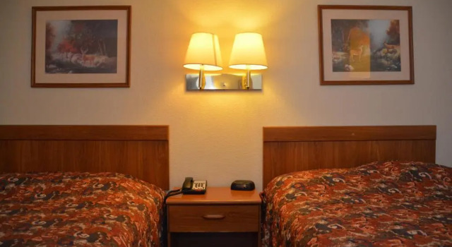 Четырёхместный номер Standard Inn of Uvalde