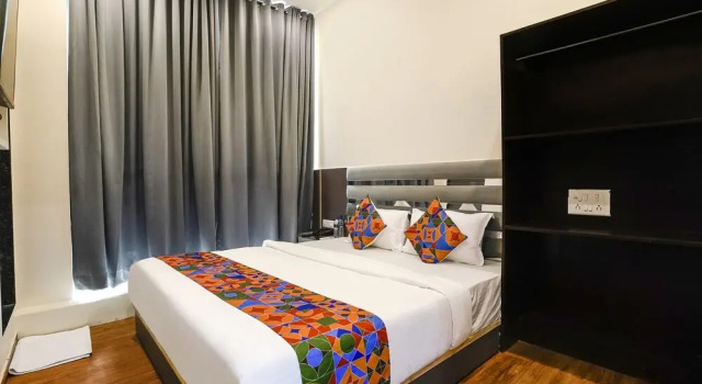Номер Deluxe FabHotel Freedom International