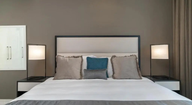 HiGuests - Elegant Studio with Pool and Private Balcony