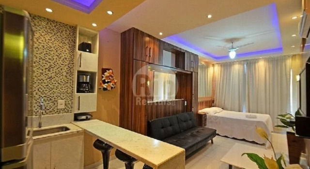 Lindo apto reformado com vista - C044