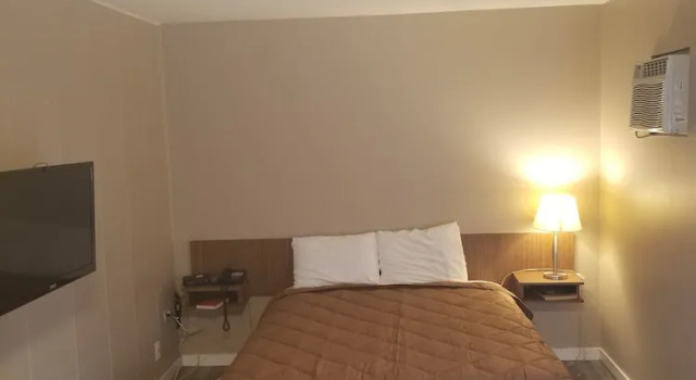 Четырёхместный люкс с 2 комнатами Apple Tree Inn