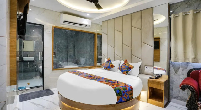 Люкс Luxury FabHotel Regal Residency