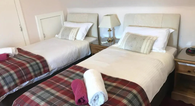 Четырёхместный номер Standard RossMor Bed & Breakfast