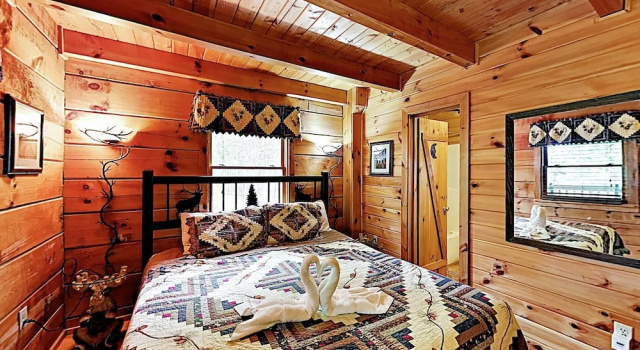 New Listing! Charming W/ Deck & Hot Tub 1 Bedroom Cabin, Забронировать Дом для отпуска Кейтон Great Smoky Mountains National Park
