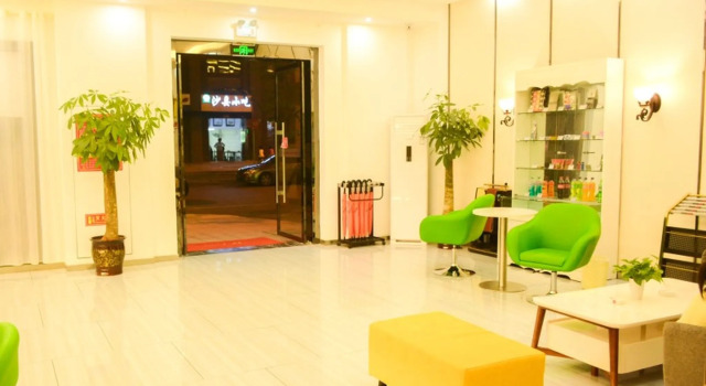 GreenTree Inn Xuzhou Yunlong District Lvdi Business City Shell Hotel, Prenota Hotel Hotel a Xuzhou con parcheggio, Parcheggio