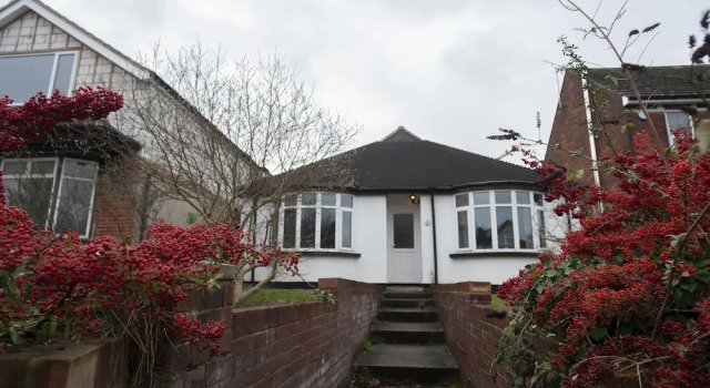 NEW Stunning 3BD House Central Ashford Sleeps 6!, Varaa Hotelli Ashford 