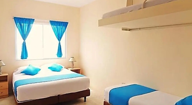 Четырёхместный номер Superior рядом с пляжем Hotel Crucero