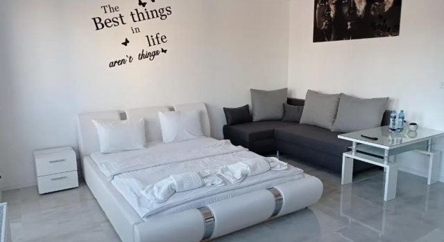Четырёхместный номер Standard Good Day Apartments- private parking new town
