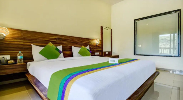 Номер Deluxe Treebo JP Cottage with Swimming Pool