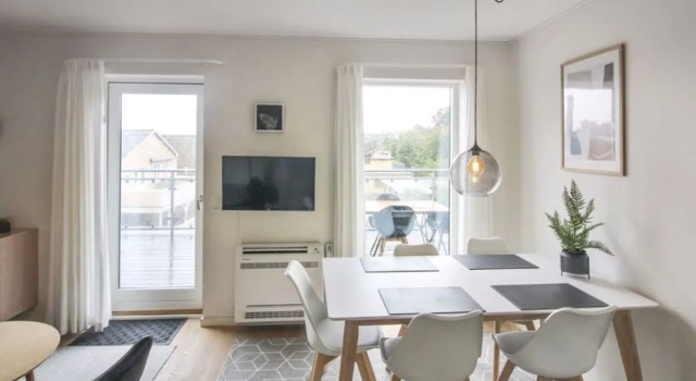 "Janik" - 100m from the sea in Bornholm, Varaa Hotelli Hotellit Allinge pysäköinnillä, Pysäköinti
