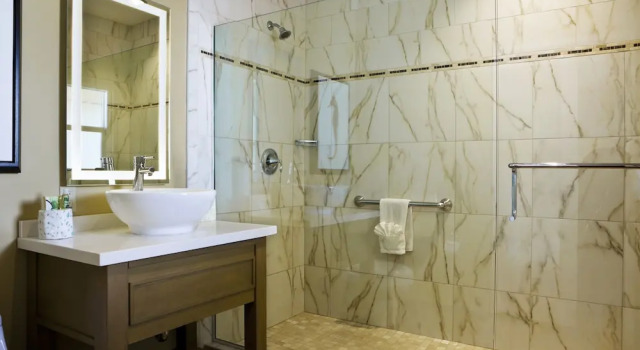 Полулюкс Pacific Shores Inn