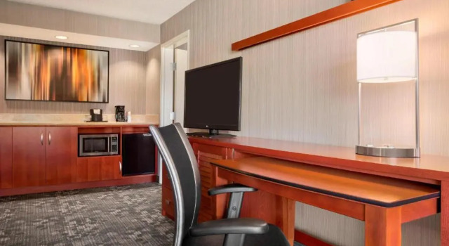 Suite doppia 1 camera da letto con balcone Courtyard by Marriott Springfield