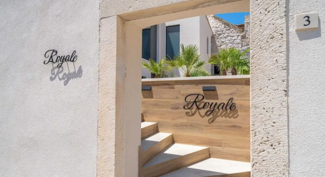 Apartments Villa Royale - Luxury One Bedroom Apartment with Terrace, Забронировать Апартаменты/квартира Отели Цавтат с парковкой, рядом с Пляж Циста Лука 1, Парковка