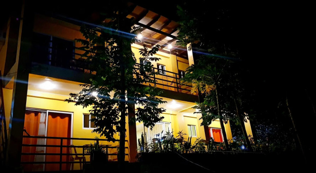Jim's Castle Inn, Prenota Hotel Hotel economici a Coron