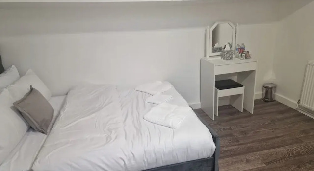 Lodge - Sleeps 10 & Free Parking