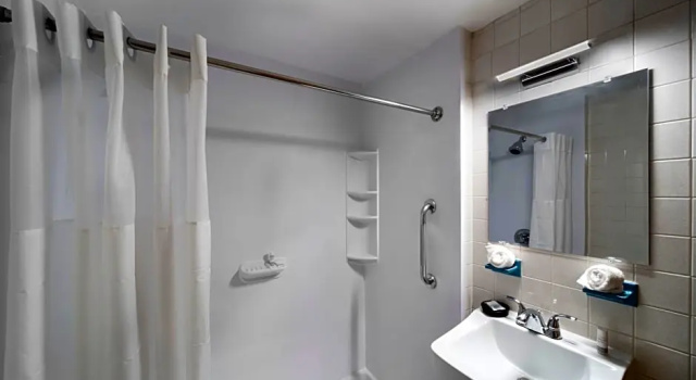 Четырёхместный номер Superior Roaring Brook Ranch Resort & Conference Center