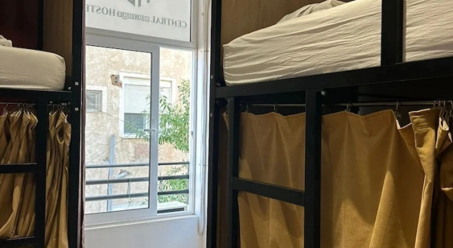 Кровать в общем номере (женский номер) Central Boutique Hostel
