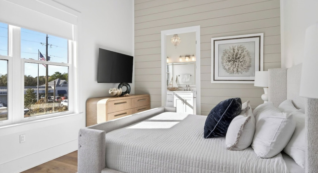 3 Blocks to Beach Sleeps 19 Pool, Spa & Golf Cart in Gulf Place