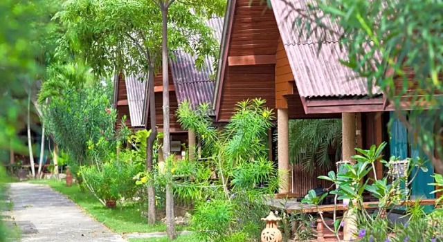 Бунгало Superior Kaw Kwang Beach Resort