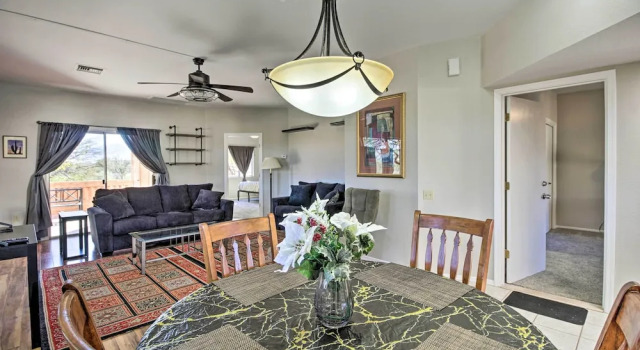 Апартаменты с 2 комнатами с балконом Tranquil Green Valley Townhome w/ Mtn Views!