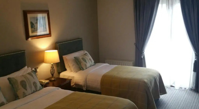 Трёхместный номер Killarney Heights Hotel