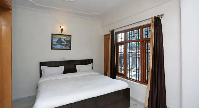 Pinewood Valley by OYO Rooms, Забронировать Отель Отели Шимлы с парковкой, рядом с Площадь Ридж в Шимле, Парковка