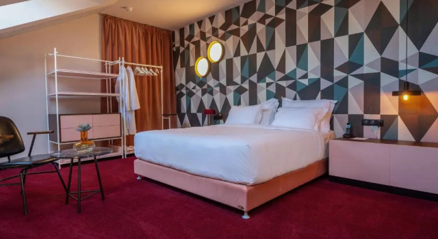 Полулюкс Stories Boutique Hotel