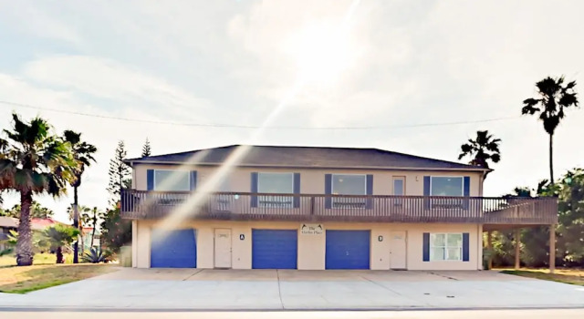 120 E Marlin Street Duplex Unit A 2 Bedrooms 2 Bathrooms Duplex, Book Feriehus Padre Island USA