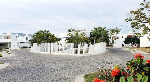 Casa Irene by VillasHK28, Prenota Hotel Hotel 3 stelle a Manzanillo, 3*