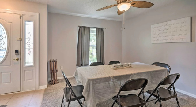 Game Room + Fenced Yard: Home Near Disney World!, Забронировать Дом для отпуска Отели Lakeland - Winter Haven с парковкой, Парковка