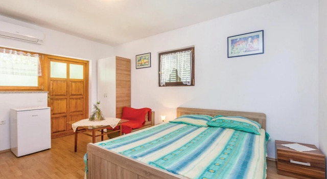 Awesome Home in Pinezici With Wifi and 0 Bedrooms, Prenota Hotel Pinezići 