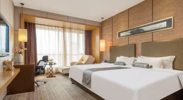Люкс Deluxe Heaven-sent Plaza Hotel Zhanjiang
