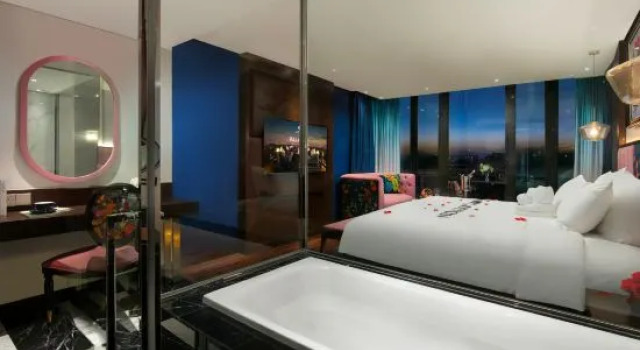 Четырёхместный семейный люкс Aurora Central Hanoi Hotel