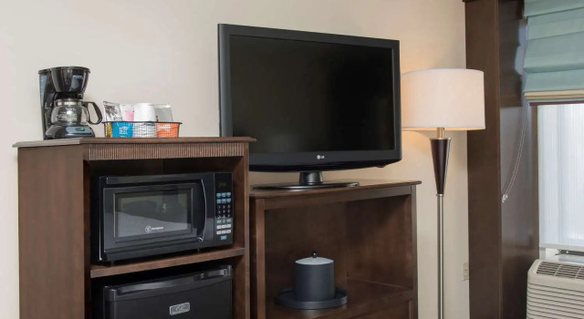 Четырёхместный номер Standard Hampton Inn & Suites Kokomo