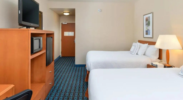 Четырёхместный номер Standard Fairfield Inn and Suites by Marriott Elk Grove
