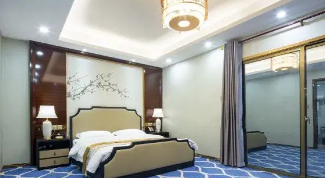 Люкс Luxury Lingshui dream Sky Lake Hot Spring Hotel