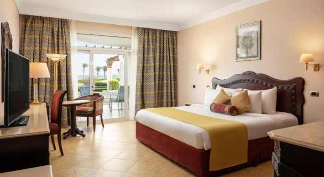 Двухместный номер Superior с видом на море Palm Royale Resort - Soma Bay