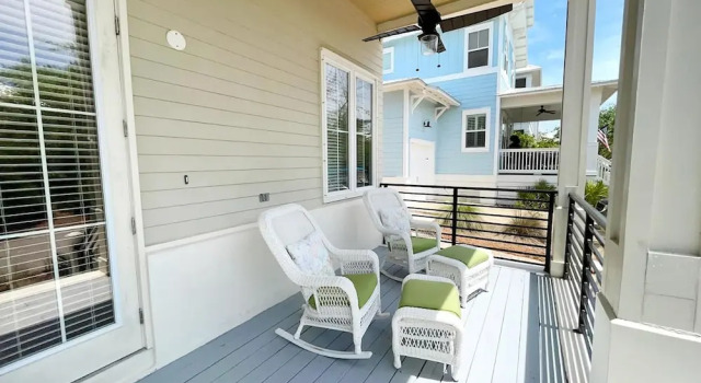 Коттедж с балконом Coastal Joy on 30A