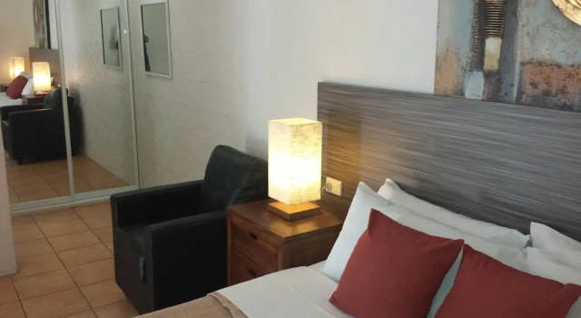 Номер Deluxe Mid City Motor Inn