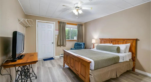 Двухместный номер Deluxe Long Sault Motel